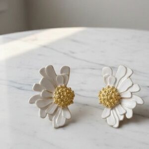 Golden Flower Girl earrings